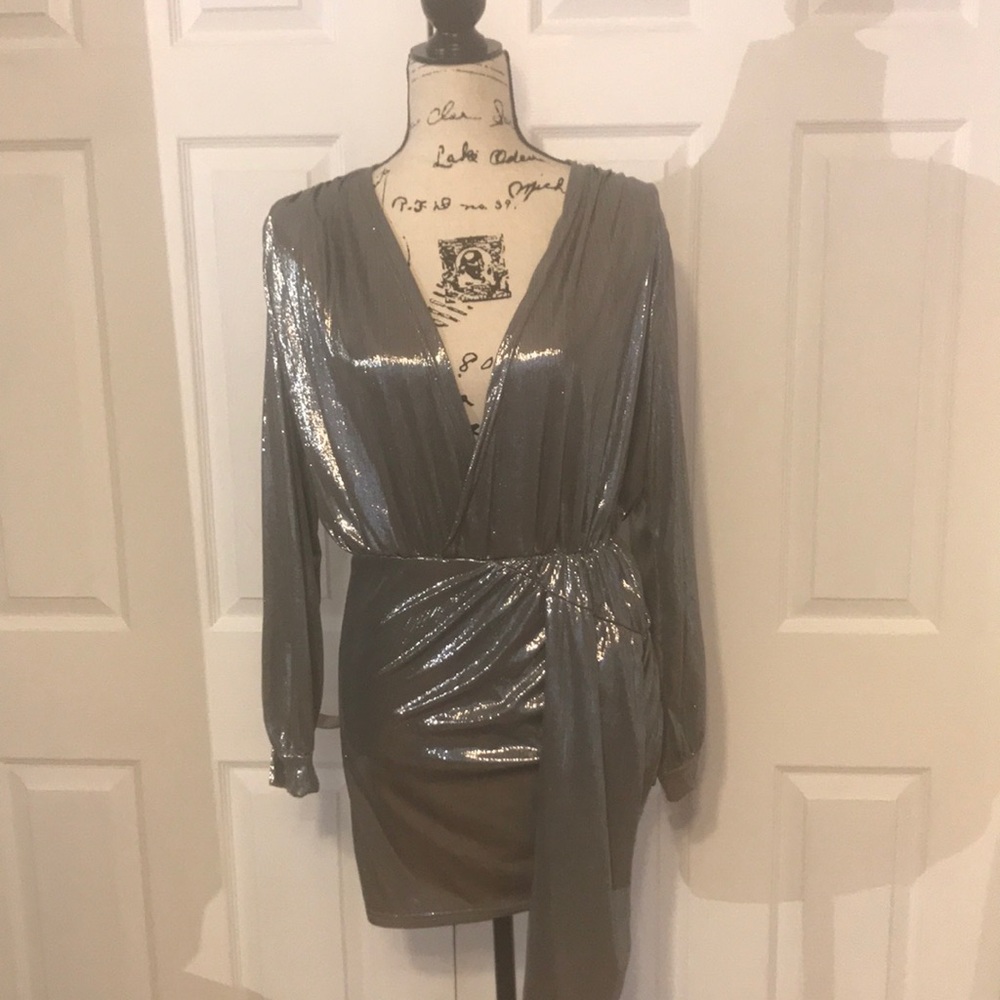 Sexy mini dress 😍👗 , Silver, NWOT 🔥